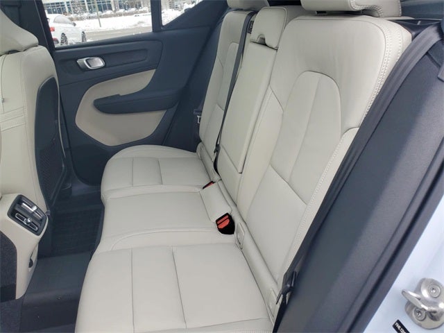 2026 Volvo XC40 B5 Plus