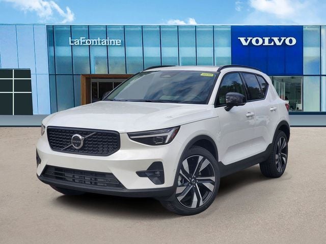 2026 Volvo XC40 B5 Plus