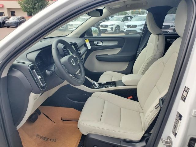 2026 Volvo XC40 B5 Plus