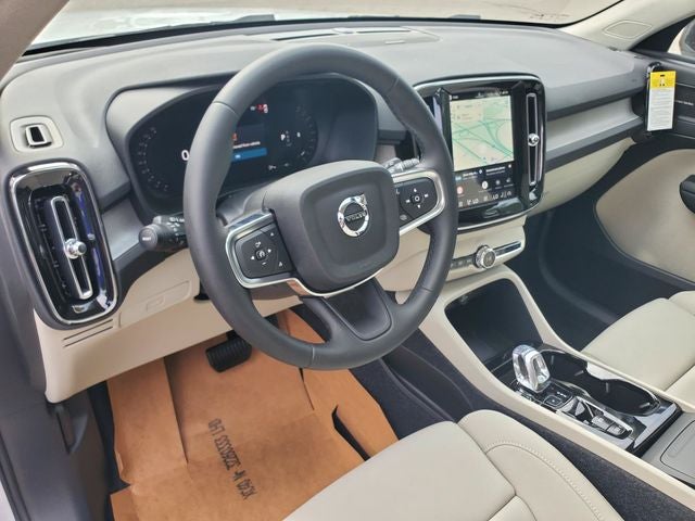 2026 Volvo XC40 B5 Plus