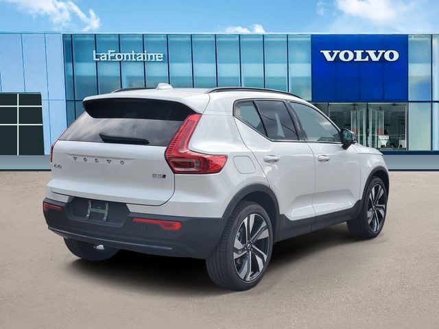 2026 Volvo XC40 B5 Plus