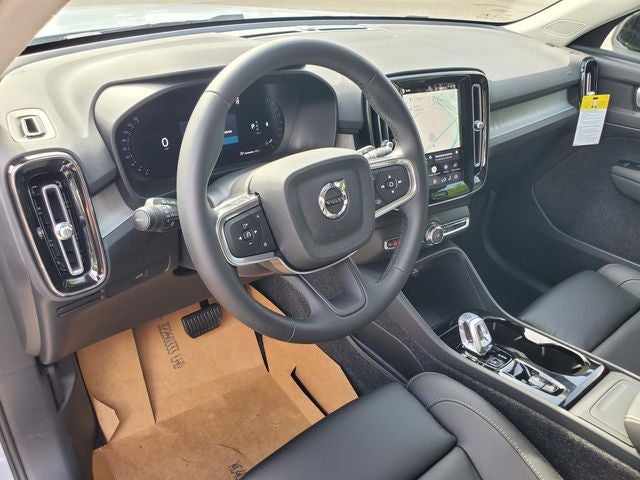 2026 Volvo XC40 B5 Plus