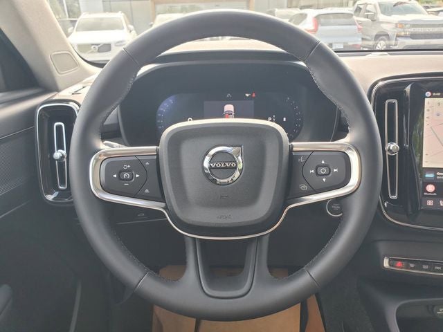 2026 Volvo XC40 B5 Plus