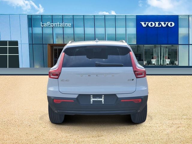 2026 Volvo XC40 B5 Plus