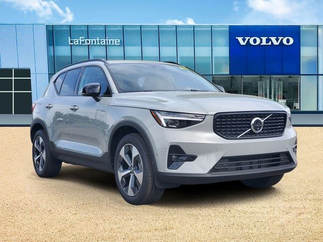 2026 Volvo XC40 B5 Plus