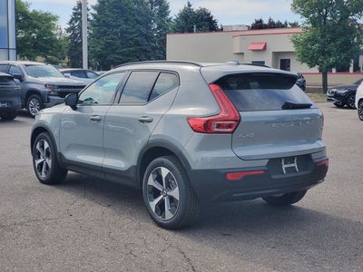 2026 Volvo XC40 B5 Plus