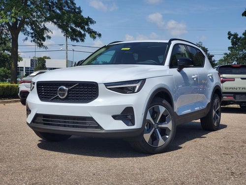 2026 Volvo XC40 B5 Plus