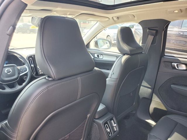 2026 Volvo XC40 B5 Plus