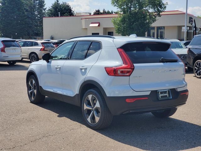 2026 Volvo XC40 B5 Plus