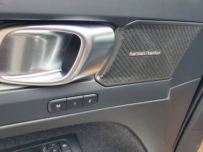 2026 Volvo XC40 B5 Plus