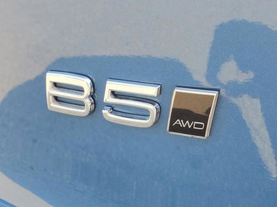2025 Volvo XC40 B5 Plus Dark Theme