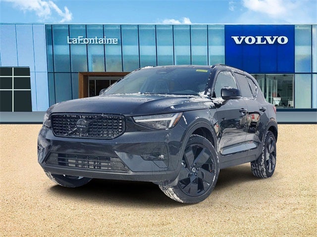 2026 Volvo XC40 B5 Ultra Black Edition