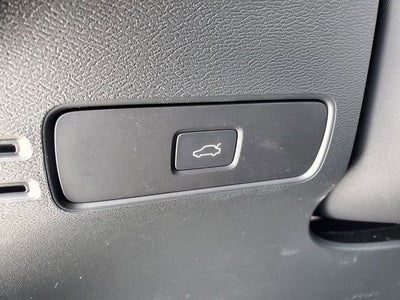 2026 Volvo XC40 B5 Ultra Black Edition