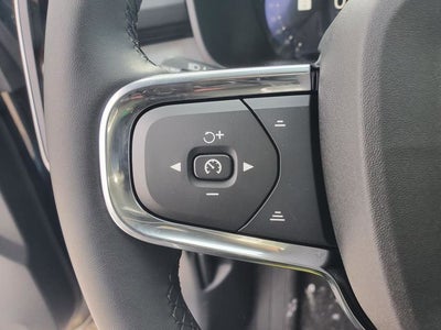 2026 Volvo XC40 B5 Ultra Black Edition