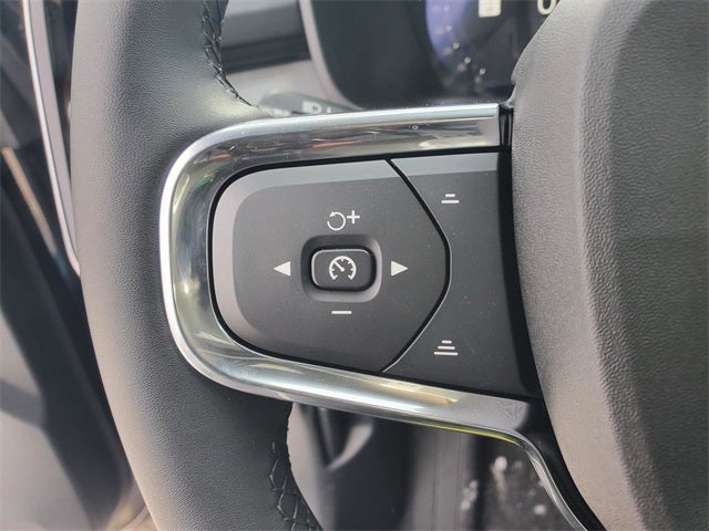 2026 Volvo XC40 B5 Ultra Black Edition