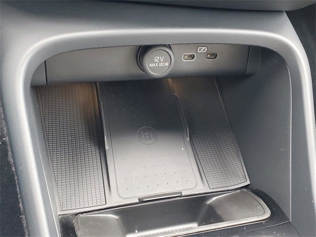 2026 Volvo XC40 B5 Ultra Black Edition