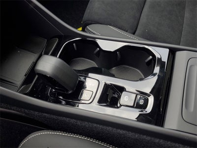 2026 Volvo XC40 B5 Ultra Black Edition