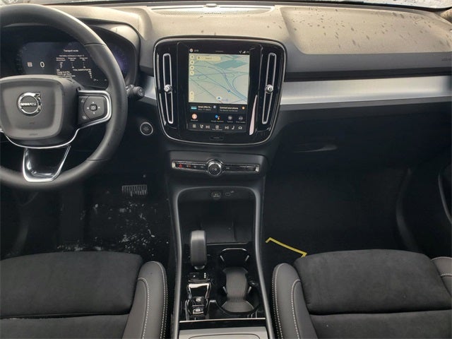 2026 Volvo XC40 B5 Ultra Black Edition