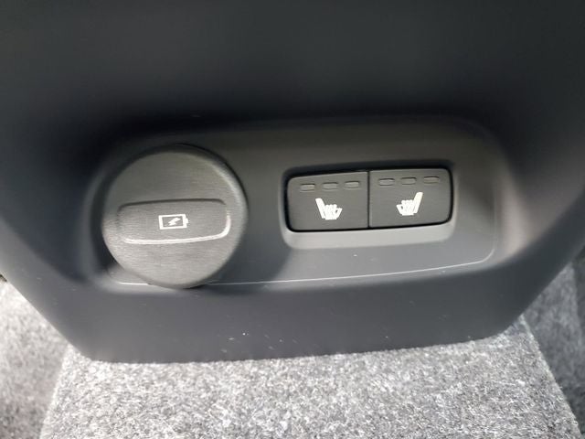 2026 Volvo XC40 B5 Ultra Black Edition