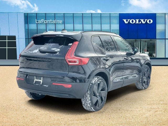 2026 Volvo XC40 B5 Ultra Black Edition