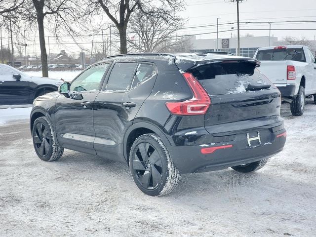 2026 Volvo XC40 B5 Ultra Black Edition