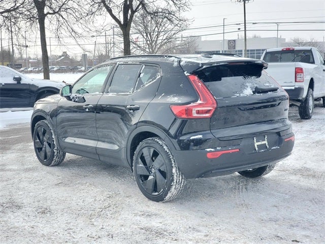 2026 Volvo XC40 B5 Ultra Black Edition