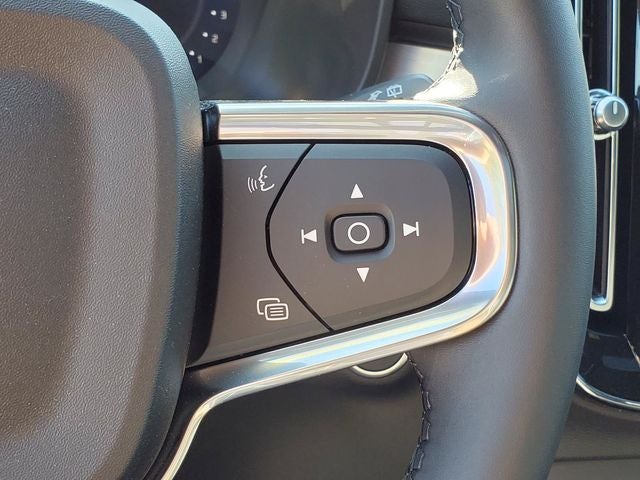 2026 Volvo XC40 B5 Ultra Black Edition