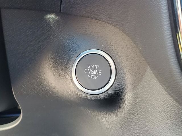 2026 Volvo XC40 B5 Ultra Black Edition