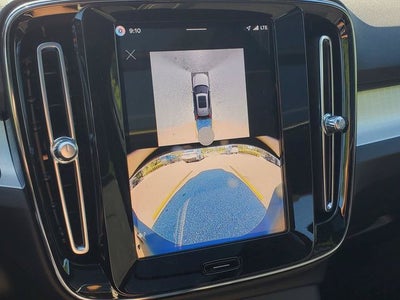 2026 Volvo XC40 B5 Ultra Black Edition