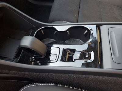 2026 Volvo XC40 B5 Ultra Black Edition