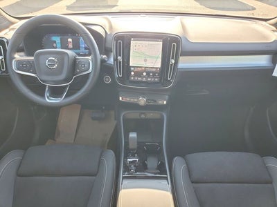 2026 Volvo XC40 B5 Ultra Black Edition
