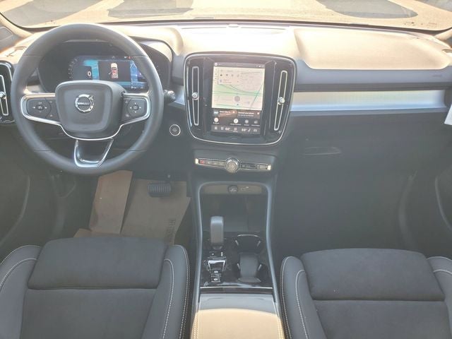 2026 Volvo XC40 B5 Ultra Black Edition