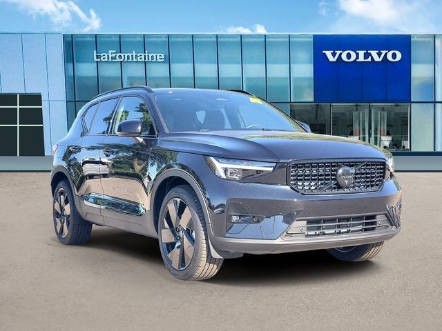 2026 Volvo XC40 B5 Ultra Black Edition