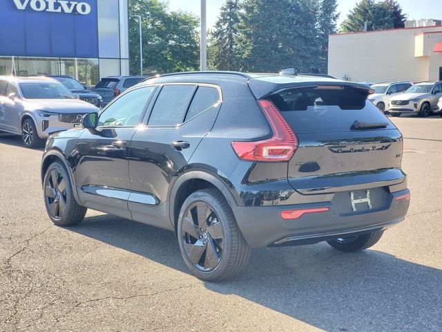 2026 Volvo XC40 B5 Ultra Black Edition