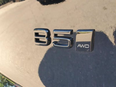 2026 Volvo XC40 B5 Ultra Black Edition