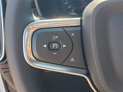 2026 Volvo XC40 B5 Ultra Black Edition