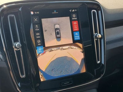 2026 Volvo XC40 B5 Ultra Black Edition