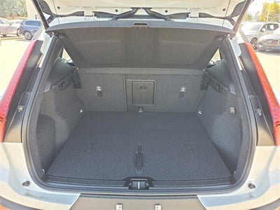 2026 Volvo XC40 B5 Ultra Black Edition