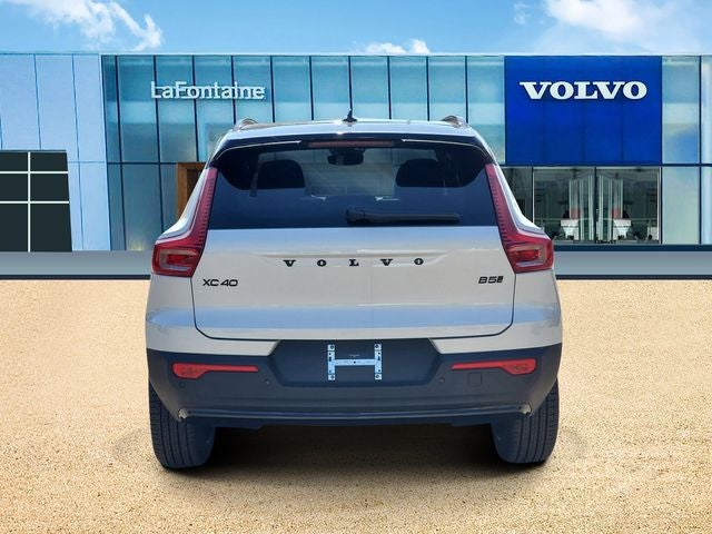 2026 Volvo XC40 B5 Ultra Black Edition