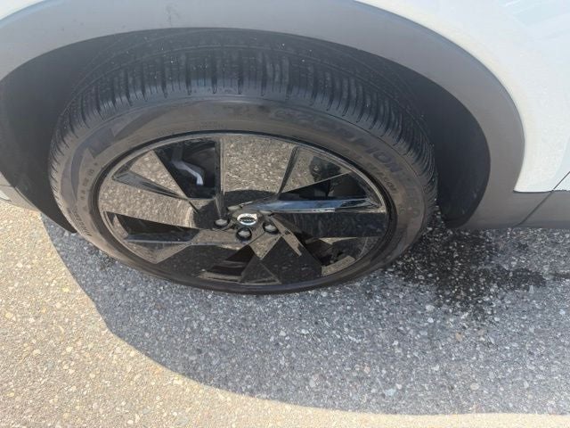 2026 Volvo XC40 B5 Ultra Black Edition