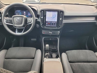 2026 Volvo XC40 B5 Ultra Black Edition