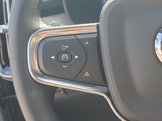 2026 Volvo XC40 B5 Ultra Black Edition