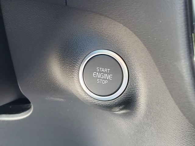 2026 Volvo XC40 B5 Ultra Black Edition