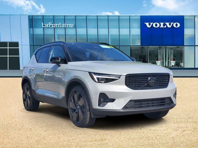 2026 Volvo XC40 B5 Ultra Black Edition