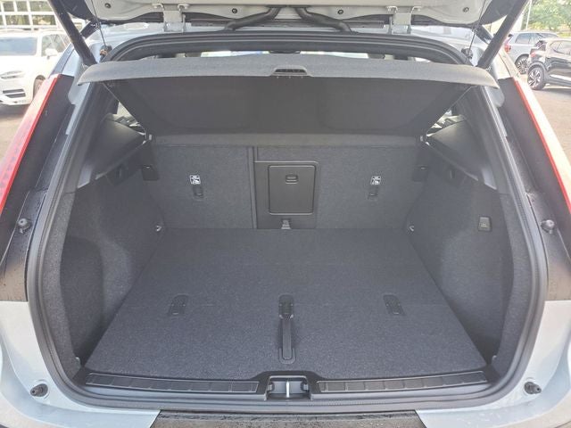 2026 Volvo XC40 B5 Ultra Black Edition