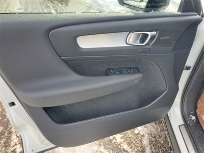 2026 Volvo XC40 B5 Ultra Black Edition