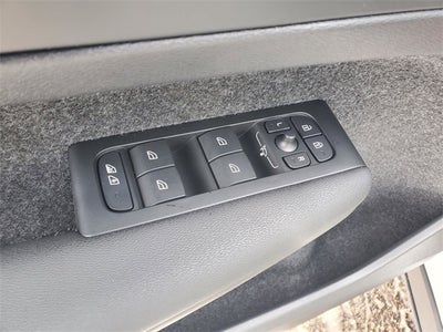 2026 Volvo XC40 B5 Ultra Black Edition