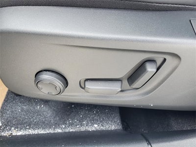 2026 Volvo XC40 B5 Ultra Black Edition