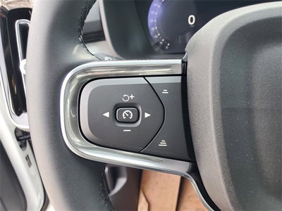 2026 Volvo XC40 B5 Ultra Black Edition