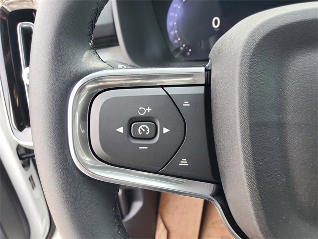 2026 Volvo XC40 B5 Ultra Black Edition